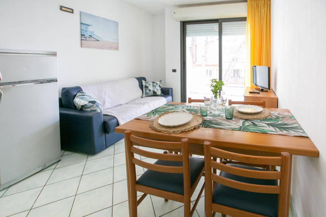 Residence Villa Dei Pini Римини Экстерьер фото